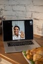 assist-your-family-remotely-by-taking-control-of-their-screen-via-facetime-2.jpeg