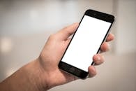 growing-movement-us-states-implement-cellphone-bans-and-regulations-in-schools-2.jpeg