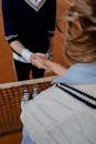 khabib-nurmagomedovs-awkward-encounter-with-female-sportscaster-a-handshake-refusal-2.jpeg