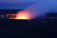 kilauea-volcano-erupts-in-spectacular-1000-foot-lava-fountaining-in-hawaii-2.jpeg