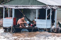 san-antonio-deluged-flash-floods-disrupt-morning-commute-in-texas-2.jpeg