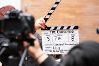 scarlett-johansson-kristen-stewart-and-harris-dickinson-take-the-directors-chair-their-insights-revealed-2.jpeg